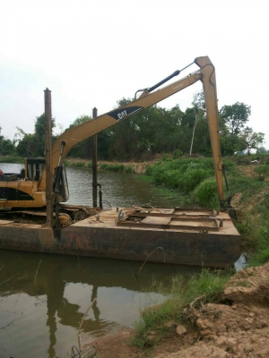 แบคโฮ120บูมยาวพร้อมโป๊ะ