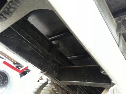 รถมิตซู  6 ล้อ ติดเครน 3.5 ตัน. / 165 แรงม้า. ปี 37.  สนใจติดต่อ 081 - 6079515