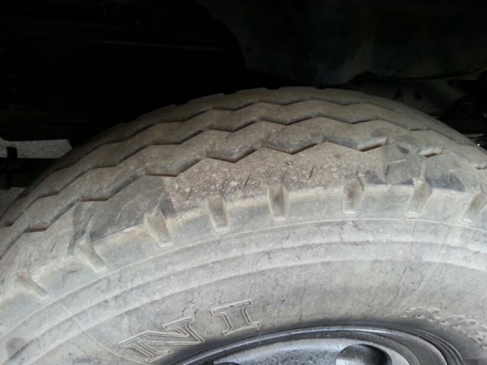 รถฮีโน่ 12 ล้อ ท้ายลาด FM3M  240 แรงม้า. ปี 39  สนใจติดต่อ 081 - 6079515