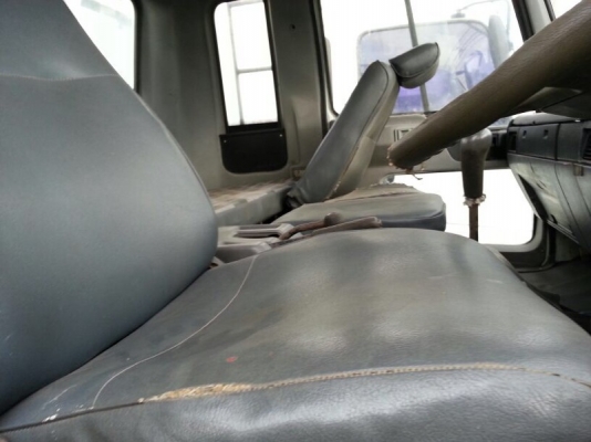 รถฮีโน่ 12 ล้อ ท้ายลาด FM3M  240 แรงม้า. ปี 39  สนใจติดต่อ 081 - 6079515