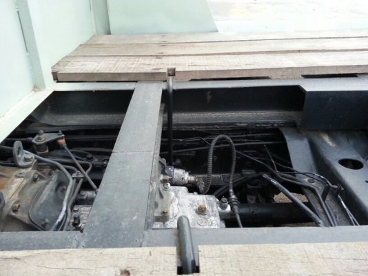 รถฮีโน่ 12 ล้อ ท้ายลาด FM3M  240 แรงม้า. ปี 39  สนใจติดต่อ 081 - 6079515