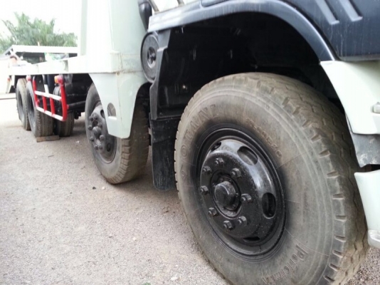 รถฮีโน่ 12 ล้อ ท้ายลาด FM3M  240 แรงม้า. ปี 39  สนใจติดต่อ 081 - 6079515