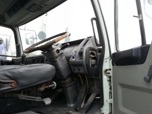 รถฮีโน่ 12 ล้อ ท้ายลาด FM3M  240 แรงม้า. ปี 39  สนใจติดต่อ 081 - 6079515