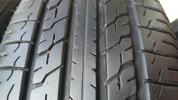 ยางซีวิค FB 195 65 15 ดอกหนาๆ ปี2012 ทั้ง 4 เส้น ยางซีวิค FB 195 65 15 ดอกหนาๆ ปี2012 ทั้ง 4 เส้น