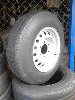 15 แบบ 6 รู  ขายกะทะล้อพร้อมยาง ขอบ 15  ขนาด 6 รู มี 1 ล้อ TEL.081-427-3941