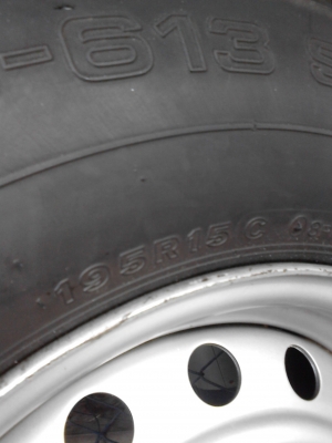 15 แบบ 6 รู  ขายกะทะล้อพร้อมยาง ขอบ 15  ขนาด 6 รู มี 1 ล้อ TEL.081-427-3941