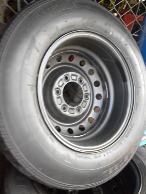 15 แบบ 6 รู  ขายกะทะล้อพร้อมยาง ขอบ 15  ขนาด 6 รู มี 1 ล้อ TEL.081-427-3941