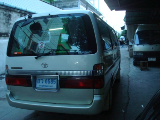 ขายรถตู้พร้อมใช้