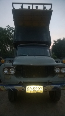 รถหกล้อหัวยาวดั๊ม