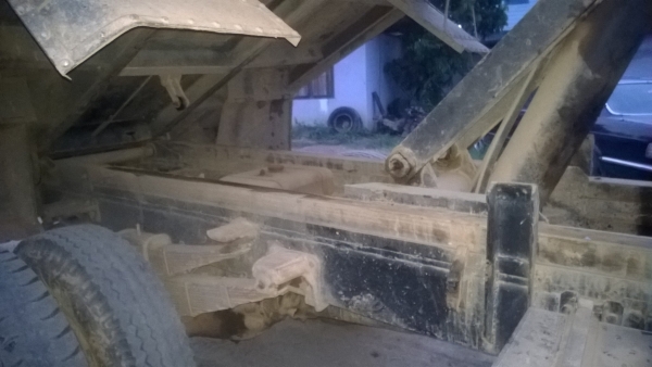 รถหกล้อหัวยาวดั๊ม