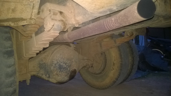 รถหกล้อหัวยาวดั๊ม