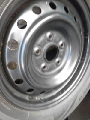 15  แบบ 5 รู  กะทะล้อพร้อมยาง ขนาด 5 รู  ขอบ 15     TEL.081-427-3941