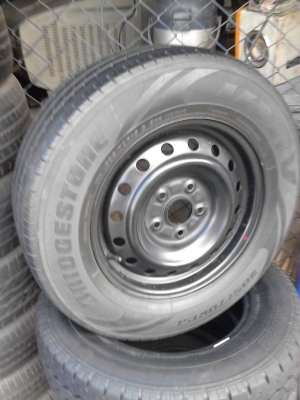 15  แบบ 5 รู  กะทะล้อพร้อมยาง ขนาด 5 รู  ขอบ 15     TEL.081-427-3941