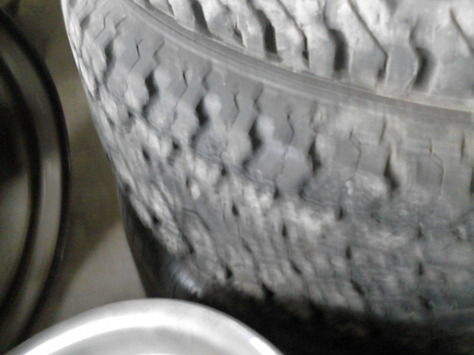 225/70R15 MICHELIN  LTX A/T  มี 3 เส้น TEL.081-427-3941