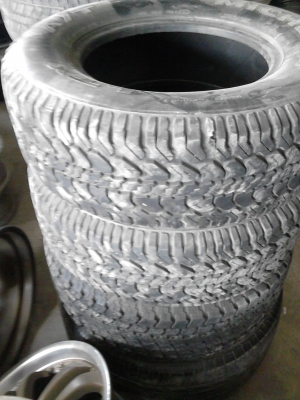 225/70R15 MICHELIN  LTX A/T  มี 3 เส้น TEL.081-427-3941