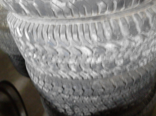 225/70R15 MICHELIN  LTX A/T  มี 3 เส้น TEL.081-427-3941