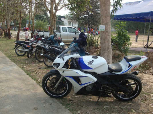 ขออนุญาตขายCBR400 ปี92 แต่งพอประมาณ สรรพสามิตร พร้อมขับ