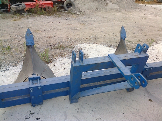 ขายผานหัวหมูหรือดิปเปอร์รถไถใหญ่ สอบถามได้ 13500 บาท