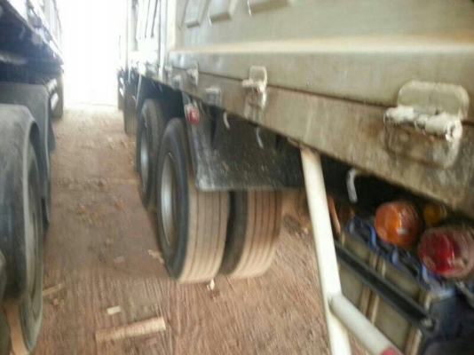 รถฮีโน่ 10 ล้อ ( ไม่ดั้ม )  251 แรงม้า. ปี 54.  ( ขายแม่ , ลูก ) , ( มีขาย 2 คัน )  ( ติดแก๊ส . )  สนใจติดต่อ  081 - 6079515