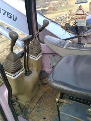 รถแบคโฮ ราคาถูก มีเล่มทะเบียน ไฟแนนซ์ ให้200,000 รถแบคโฮ ราคาถูก มีเล่มทะเบียน ไฟแนนซ์ ให้200,000