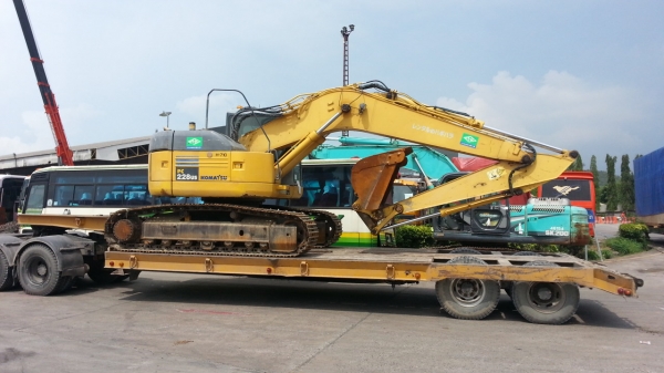 ขาย pc228-3 ตูดสั้น เท่า pc200-7