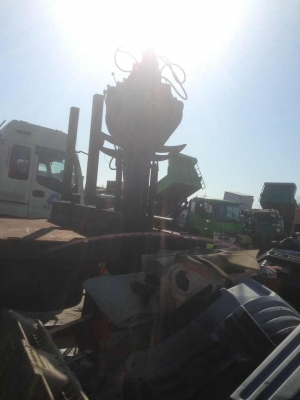 เฮี๊ยบ7ตันของญี่ปุ่นพร้อมปากคีบ