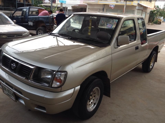 ขาย NISSAN ฟรอนเทีย ปี42 สวยๆถูกๆครับ