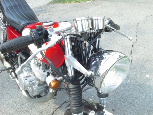 จัดให้ขาโจ๋แนวคาแฟ่ SR400cc.เลขเต็ม ปี99 ไฟติดครบเครื่องแน่นๆ.