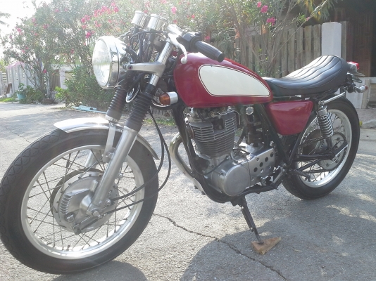 จัดให้ขาโจ๋แนวคาแฟ่ SR400cc.เลขเต็ม ปี99 ไฟติดครบเครื่องแน่นๆ.