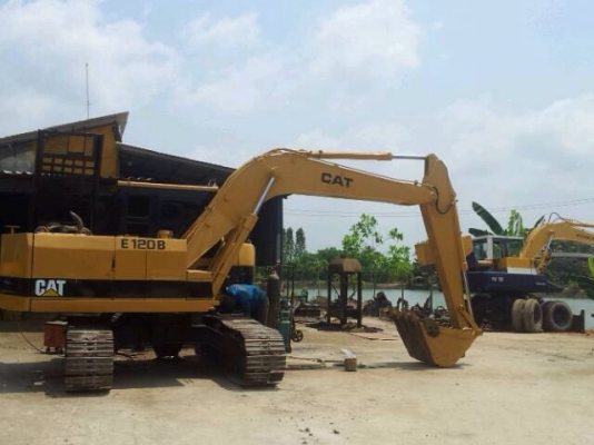 ขายด่วน CATE110B  ปรับสภาพใหม่ พร้อมใช้งาน  เครื่องปั้มดี แอร์เย็น  ไฟฟ้าครบ