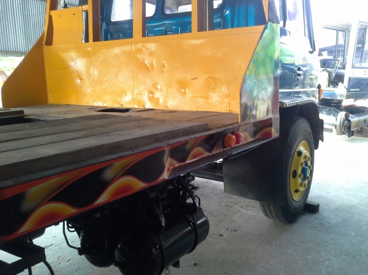 ขายด่วนรถเทเลอร์บรรทุกรถแบ็คโฮ Hino KT 725 2 เพลา เครือง EH700 มีสโล เบรคจิฟฟี่ พวงมาลัยพาวเวอร์ ยาง