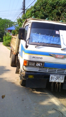 หกล้อ ฮีโน่ เคเอ็ม ๗๗๗ เจ้าของขาย เพื่อกลับไปขายของที่ กทม.ชอบราคาเท่าไร ต่อรองกันได้ครับ รถพร้อมใช้งาน.