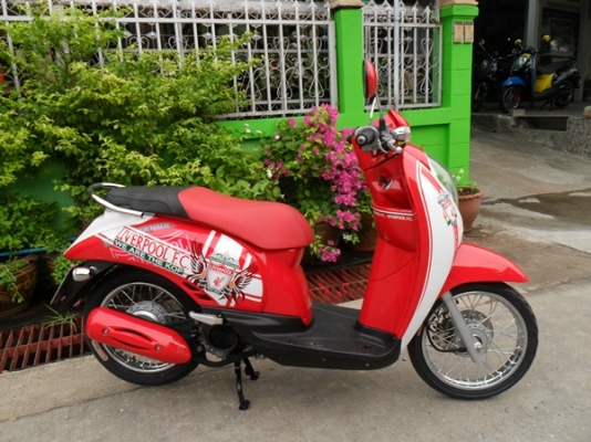 ฮอนด้า สกูปปี้ไอ ลายลิเวอร์พูล วิ่งน้อย เครื่องฟิตๆเอกสารครบ ฮอนด้า สกูปปี้ไอ ลายลิเวอร์พูล วิ่งน้อย เครื่องฟิตๆเอกสารครบ