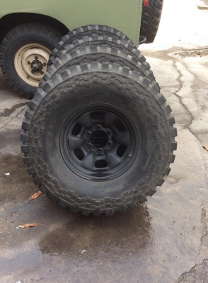 ขายล้อกระทะออฟโร้ด พร้อมยางMaxxis 35-12.5-16 ถูกๆครับ1ชุด ขายล้อกระทะออฟโร้ด พร้อมยางMaxxis 35-12.5-16 ถูกๆครับ1ชุด