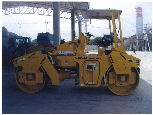 รถบดถนนสั่นสะเทือนล้อเหล็กคู่ SAKAI รุ่น SW652H-1K