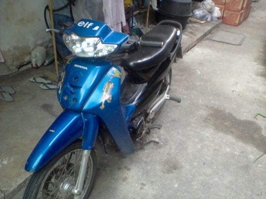 ขาย ฮอนด้า เวฟ 100 ตัวดีสหน้า สตาร์ทมือเครื่องติดขับได้มีเล่ม ราคา 9000 โทร 0895172080 เล่