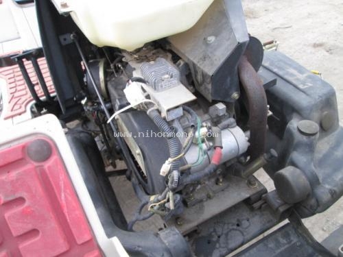 สะดวก สบาย!!! รถปลูกข้าวดำนาแบบนั่งขับ รหัสสินค้า : 13001261  ยี่ห้อ : MITSUBISHI รุ่น : MPR505