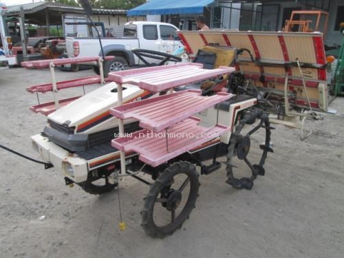 ประหยัดแรง!!! รถปลูกข้าวดำนาแบบนั่งขับ รหัสสินค้า : 13001262  ยี่ห้อ : YANMAR รุ่น : APR5G