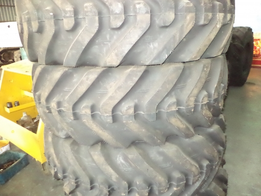 ยางใหม่ simex 16.9-24 ยางรถตัก มาจาก มาเลย์..มาเลย์