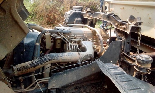 ขายรถ หกล้อ HIno  mega FC 150 ดั้มสามมิตร รถเดิมๆ สวยพร้อมใช้งานสุดๆ