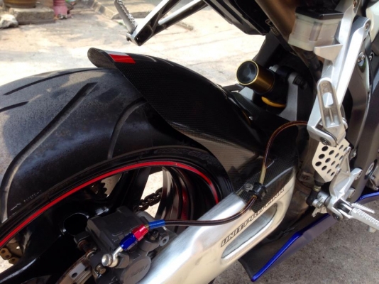 ต้ำพระราม2 ขาย HONDA CBR1000ปี2004 สภาพนางฟ้า เอกสาร อินวอย์เครื่องเฟรม สภาพดีแต่งเต็มคัน