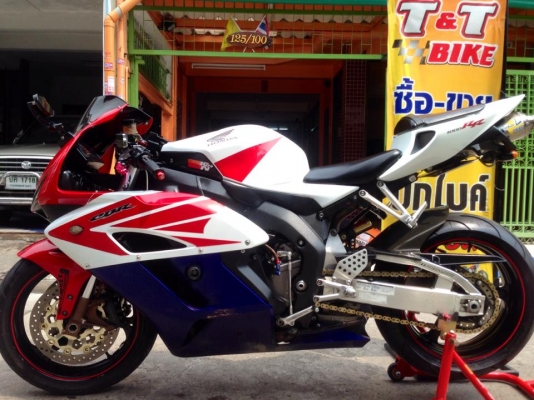 ต้ำพระราม2 ขาย HONDA CBR1000ปี2004 สภาพนางฟ้า เอกสาร อินวอย์เครื่องเฟรม สภาพดีแต่งเต็มคัน