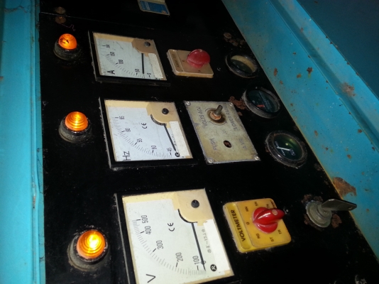 ขายเครื่องปั่นไฟ คัมมิน 6 สูบ 63 เควีเอ 250,000 บาท ขายเครื่องปั่นไฟ คัมมิน 6 สูบ 63 เควีเอ 250,000 บาท