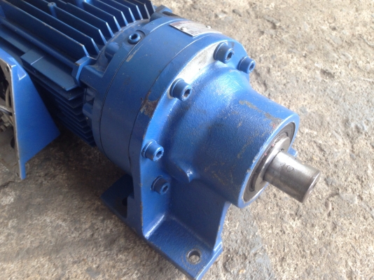 ขายมอเตอร์เกียร์ Cycro drive Sumitomo 1 HP. 380 V อัตราทด 1:11 มีเบรคในตัว สภาพสวยพร้อมใช้งาน ( ขาดฝาปิดหลักไฟ )