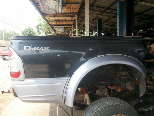 ลูกกระบะสี่ประตูมีขายครับ