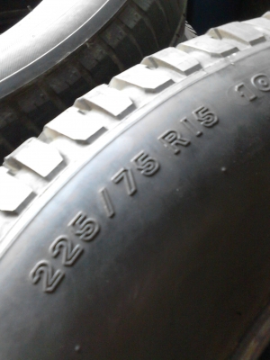 MICHELIN LTX  AT 225/75R15  มี 2 เส้น  TEL.081-427-3941