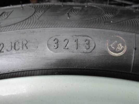 ขายกะทะพร้อมยางป้ายแดง Honda Jazz ขอบ 15 สภาพใหม่มากๆ