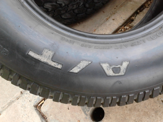 MICHELIN LTX  AT 225/70R15  มี 2 เส้น  TEL.081-427-3941