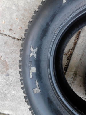 MICHELIN LTX  AT 225/70R15  มี 2 เส้น  TEL.081-427-3941