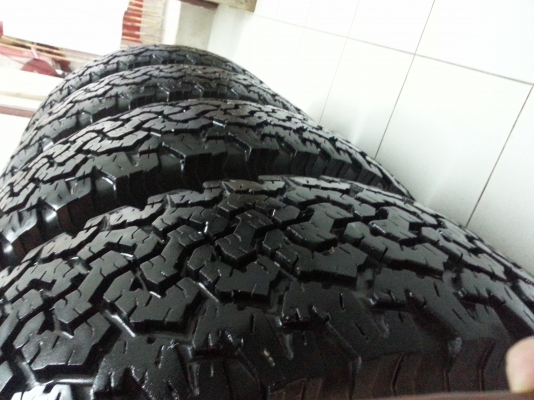 ปรับราคาครับ ขายยางBFall 265/70/16 ปี11ดอก9มิล 1ชุด ปรับราคาครับ ขายยางBFall 265/70/16 ปี11ดอก9มิล 1ชุด